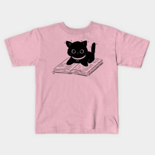 Reading with Kitty: Cute Cat Cartoons for Book Lovers! Kids T-Shirt